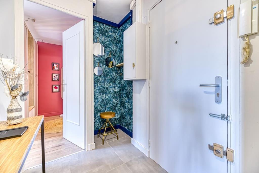 Ambiance Cosy: 4 Personnes-wifi Fibre-tout Equipe Apartment Grenoble